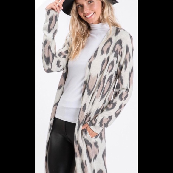 🍀Only 1 Left🍀. CHEETAH PRINT CARDIGAN - Picture 4 of 6
